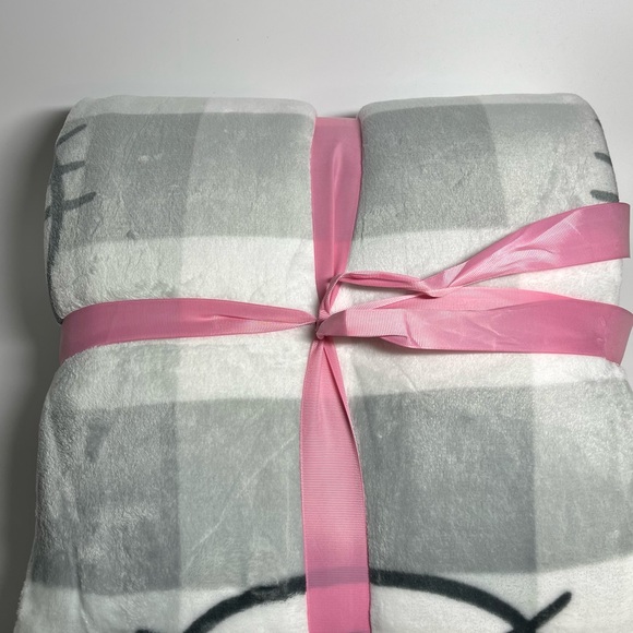 Hello Kitty Bedding Hello Kitty Plush Throw Blanket Grey With Pink